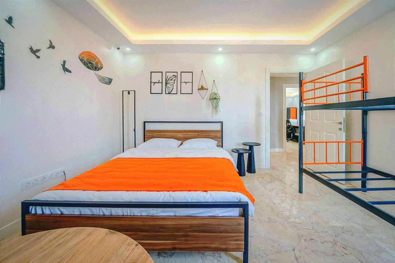 Manu Startup House Vandrarhem Istanbul Exteriör bild
