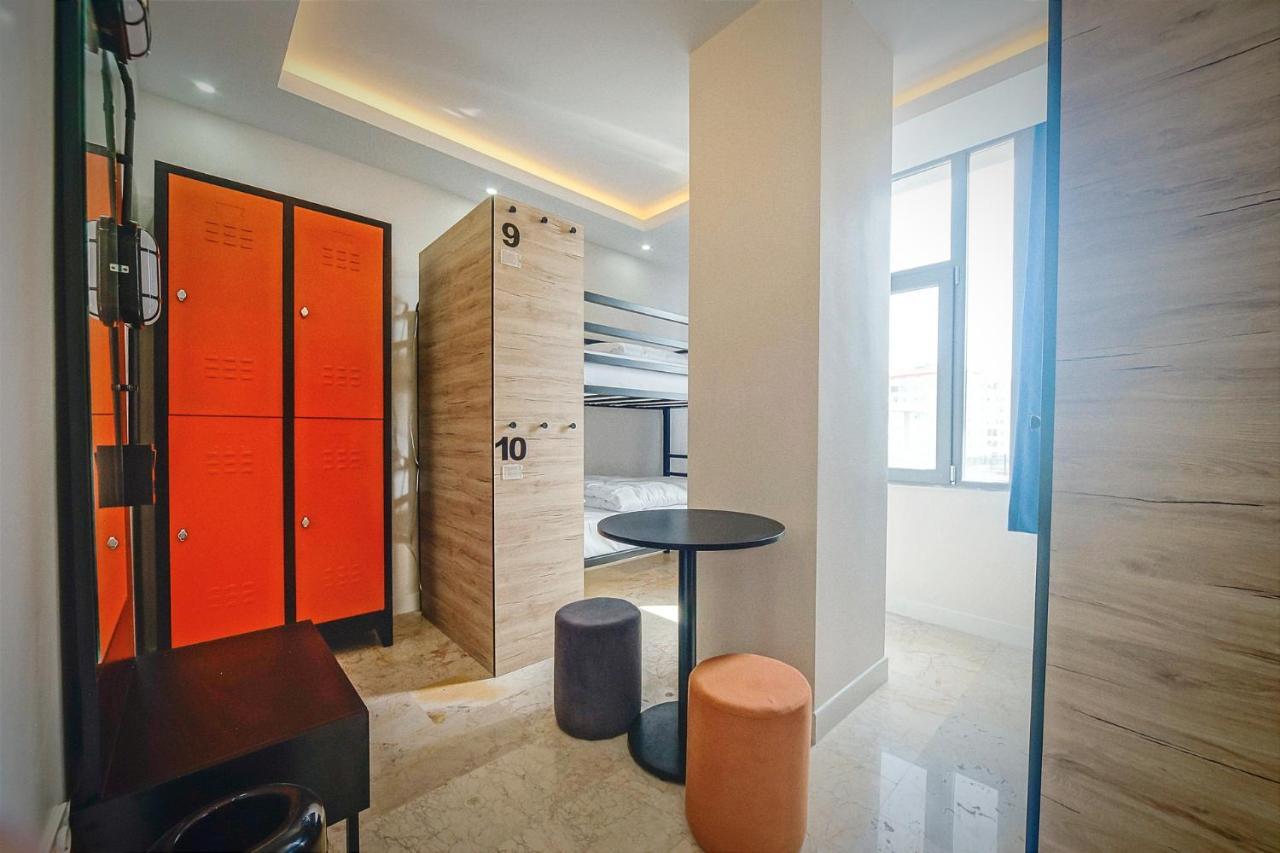 Manu Startup House Vandrarhem Istanbul Exteriör bild