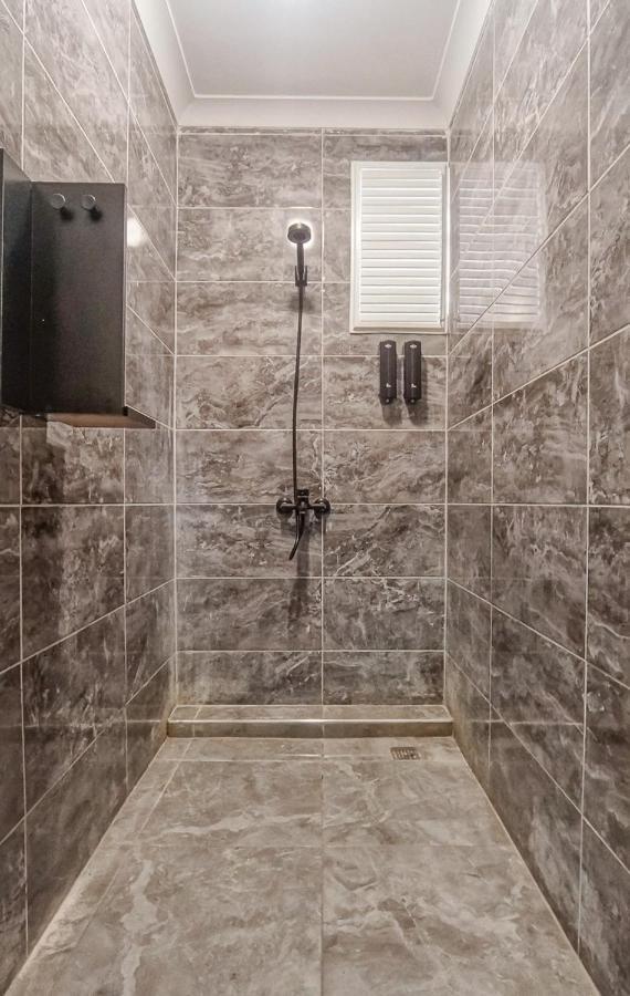 Manu Startup House Vandrarhem Istanbul Exteriör bild